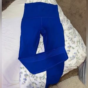 NWOT SIZE 4 LULULEMON 25” ROYAL BLUE WUNDER TRAIN LEGGINGS
